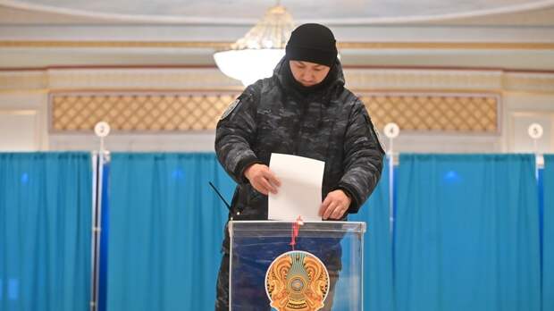 Экзитпол: 86,7% участников референдума в Казахстане поддержали новую Конституцию