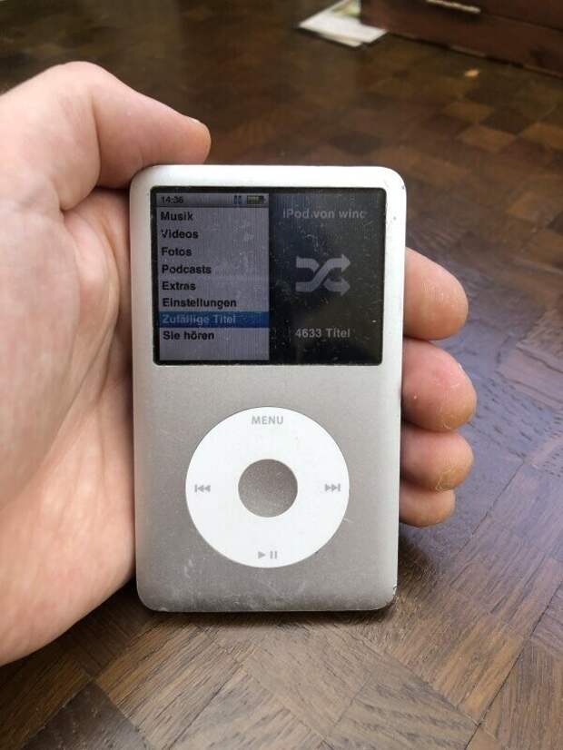7. "Пришло время переключить мой iPod Classic (2006 г.) на Spotify. Я использовал его ежедневно в течение 15 лет, но Spotify слишком удобен. Покойся с миром, малыш" 7. "Пришло время переключить мой iPod Classic (2006 г.) на Spotify. Я использовал его ежедневно в течение 15 лет, но Spotify слишком удобен. Покойся с миром, малыш"