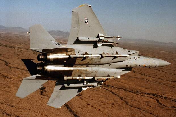 Истребитель F-15 ВВС США потерпел крушение в Иране