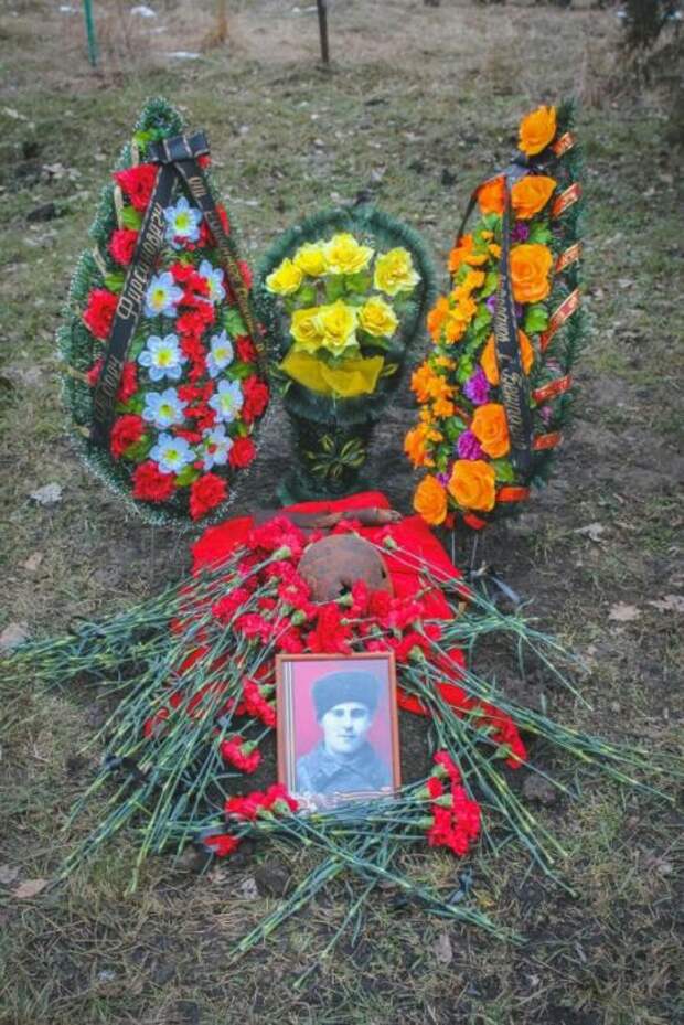 Захоронение останков советского солдата (17 фото)