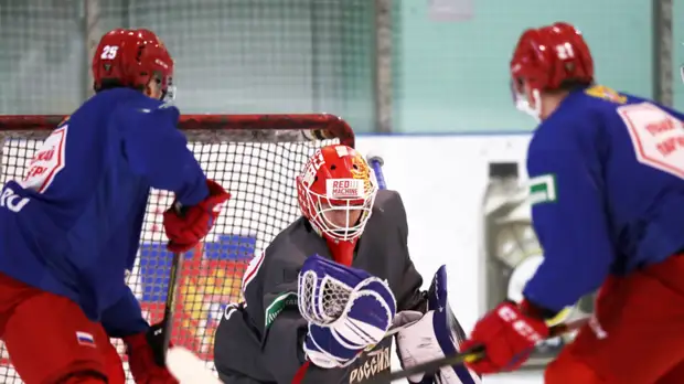 Отсутствие больных, отказ от легионеров и ставка на Мичкова: как сборная России готовится к старту на МЧМ по хоккею