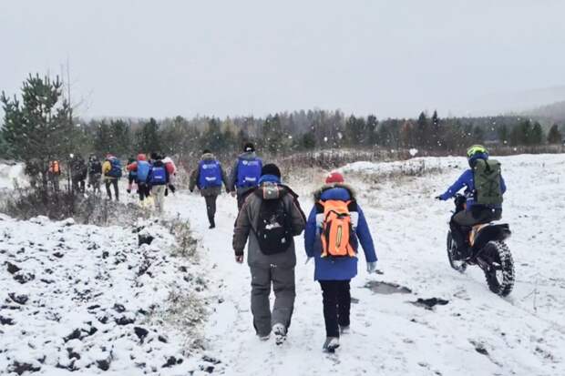 Поиски бесследно пропавшей семьи Усольцевых возобновили. Спасатели обследуют туалеты, подвалы и сараи