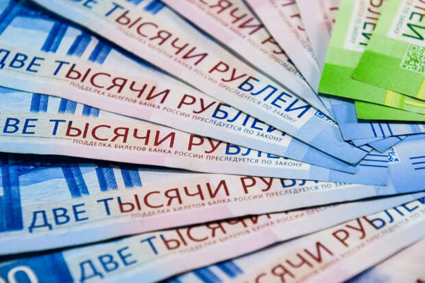 Активы на миллионы: в Петербурге требуют изъять миллионы и золото у бывшего главы медцентра