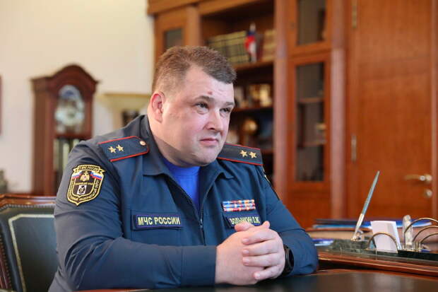 Из последних новостей: Басманный суд отправил за решетку заместителя начальника Главного управления МЧС по Краснодарскому краю Сергея Симоненко.-5