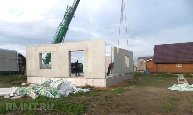 Строительство быстровозводимого дома из бетонных панелей