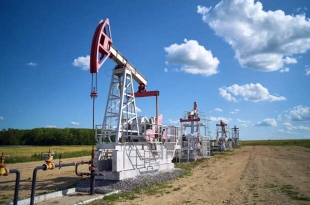 Bloomberg: Саудовская Аравия снизила цены на свою нефть для Азии на июнь