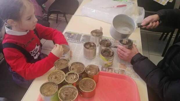 Солдатам – блиндажные свечи: юные волонтеры Татарстана поддержали бойцов СВО