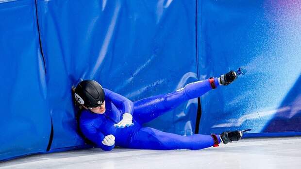 Шорт-трекистка Крылова после падения вышла в полуфинал забега на 1000 м на Олимпиаде-2026