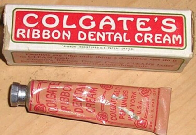 Первая зубная паста «Colgate» в тюбике