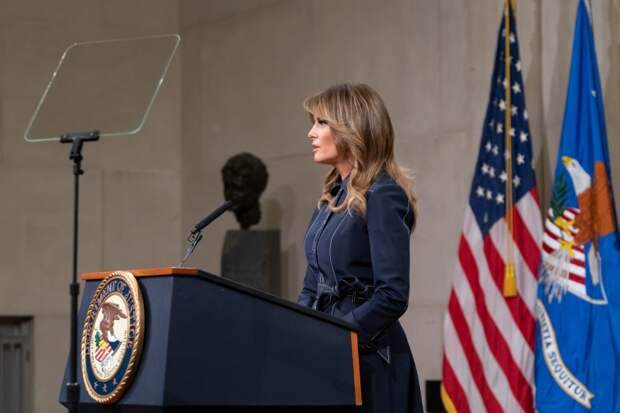 Профайлер оценил выступление Мелании Трамп на Совбезе ООН: «Нет неуверенности и сомнений»