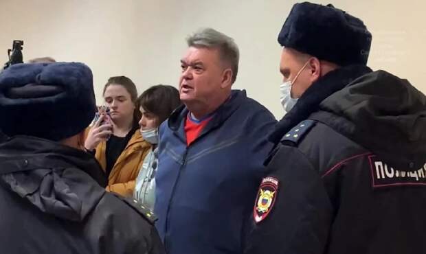 Известный российский тренер устроил антимасочный бунт. Его уже судят, но он не сдается