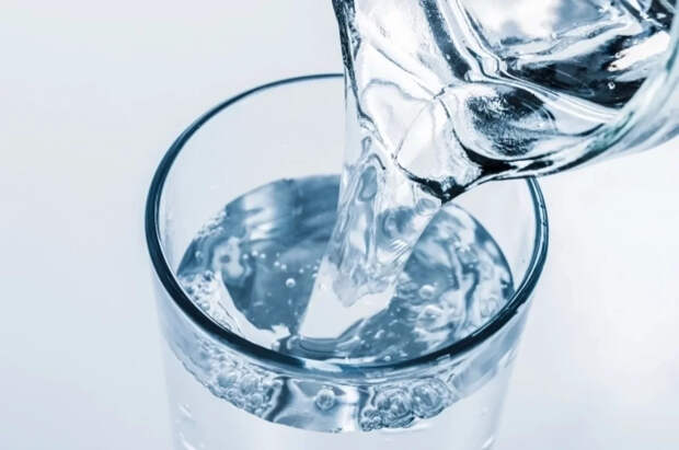 Врачи назвали семь главных полезных свойств воды для здоровья