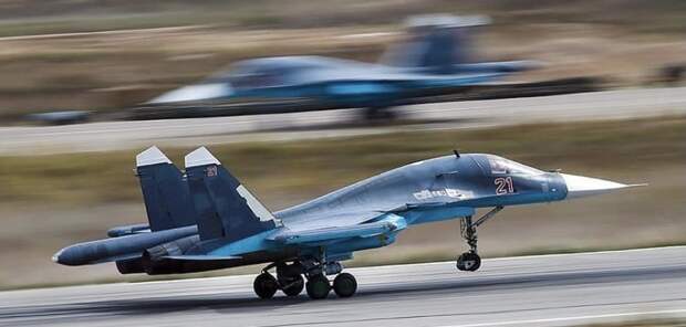Ударные истребители Су-34 ВВС России