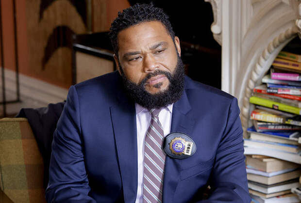 Law & Order Boss Explains How Anthony Anderson's Det. Bernard Will Be Written Out of Season 22