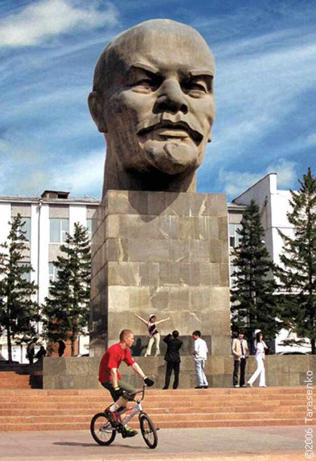 Картинки по запросу памятник Ленину
