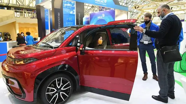 Lotus опубликовал изображение нового электрического кроссовера