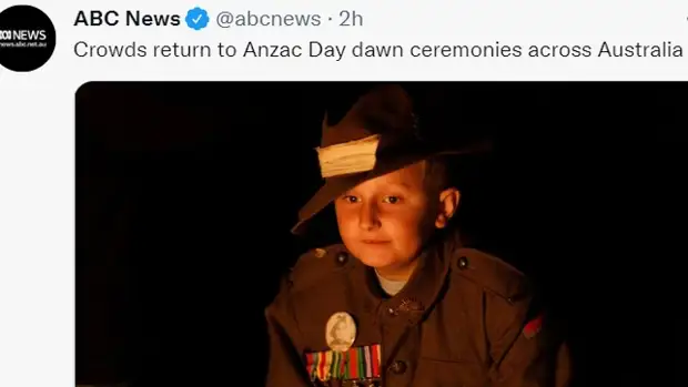 В Австралии тысячи людей пришли на утренние церемонии в День Ветерана