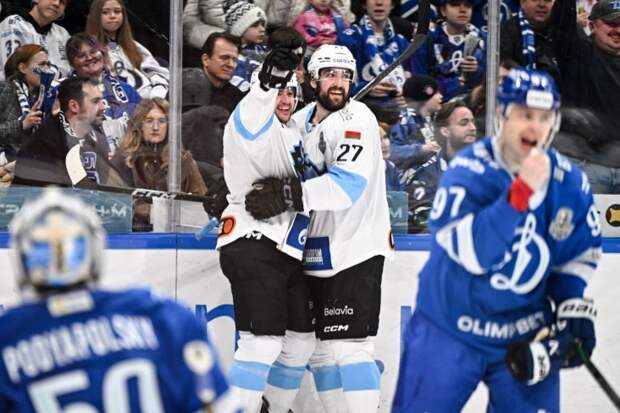 Две команды в шаге от победы в сериях, ветеран лиги сорвался. Итоги дня в КХЛ