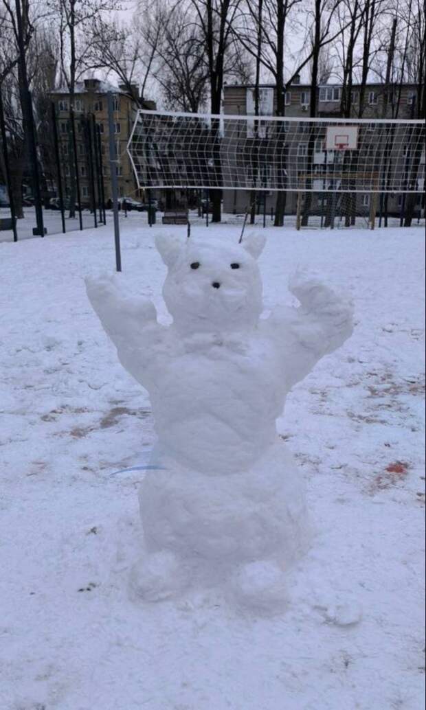 Снеговик в парке "Гулливер"