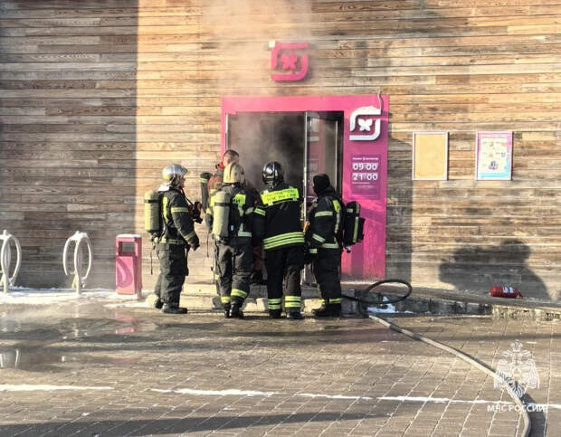 Тульские спасатели оперативно потушили пожар в магазине косметики