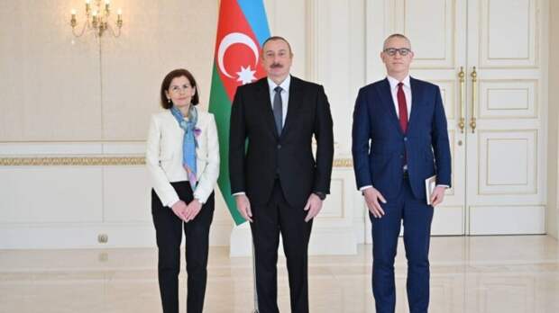 Президент Азербайджана принял новых послов Франции, Греции и Мексики