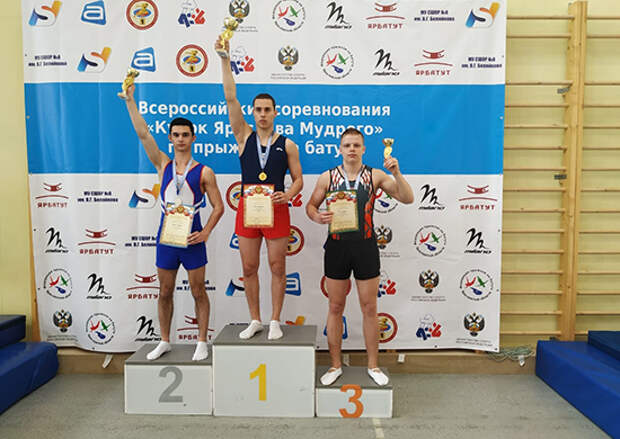 Рядовой спортивной роты ЦСКА, г. Севастополь стал двукратным победителем Всероссийских соревнований по прыжкам на батуте