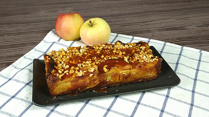 Яблочный пирог с карамелью и орешками Видео рецепт, Вкусняшки, Приготовление, Кулинария, Десерт, Рецепт, Выпечка, Видео, YouTube, Длиннопост, Яблочный пирог