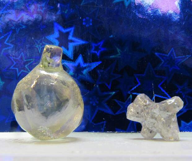 Под Архангельском добыли алмазы в форме елочного шара и щенка