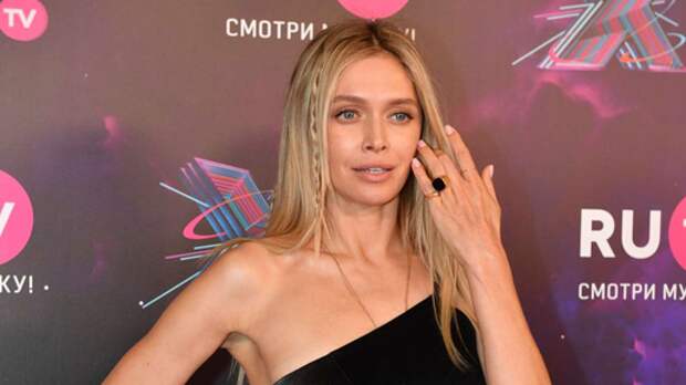 Вера Брежнева/Галушко начала давать уроки оргазма: сколько стоят сеансы со звездой?