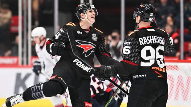 Дубль Рашевского помог «Авангарду» победить «Нефтехимик» и повести в серии 2:1