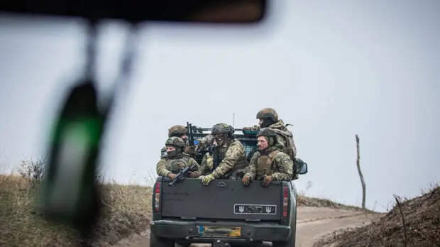 Российский дрон уничтожил пикап с тремя американскими наемниками