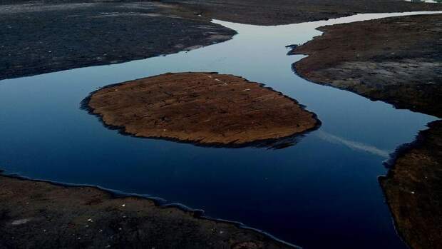 Озеро Пич-Лейк – место-феномен, где земля перестала быть твёрдой
