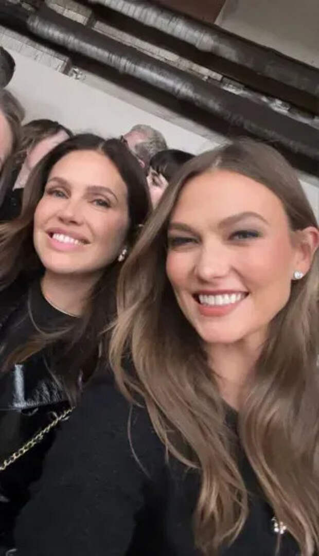 Даша Жукова и Карли Клосс