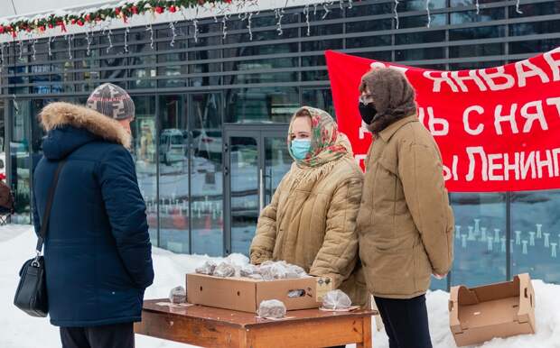 Волонтёры Победы провели в центре Рязани акцию памяти «Блокадный хлеб»