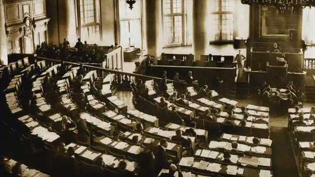 10 чёрно-белых фото с самого первого заседания Госдумы в 1906 году