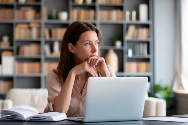 Отельер Иртюга: нехватка гидов провоцирует рост зарплат на 40% в высокий сезон