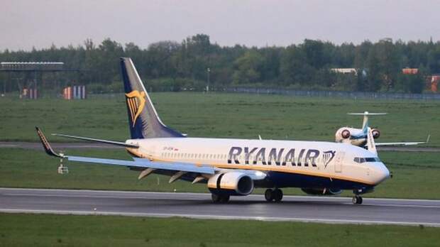 Самолет Ryanair