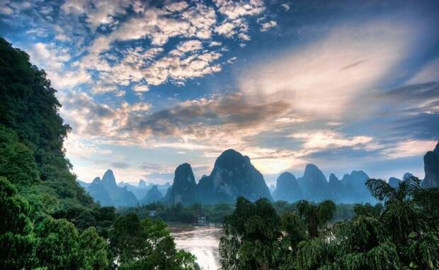 Необычные горы Гуйлинь. Китай