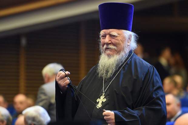Сатановский: священник РПЦ назвал “бесплатными проститутками” гражданских жен