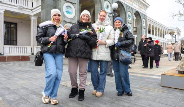 Празднование Международного женского дня на Северном речном вокзале