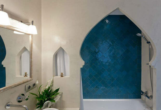 Ланцетовидные арки часто применяются современными дизайнерами для создания помещений в арабском стиле.