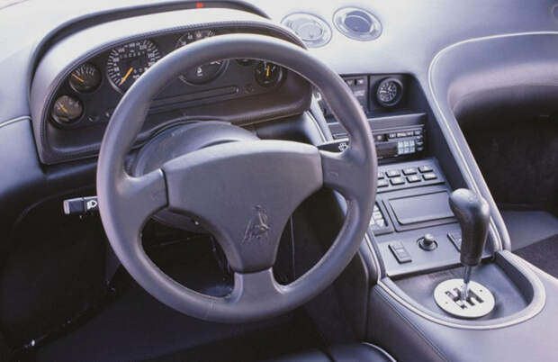 Культовый Lamborghini Diablo с пробегом всего 1900 км продают в России: это 61-й экземпляр из первых двух тысяч произведённых автомобилей