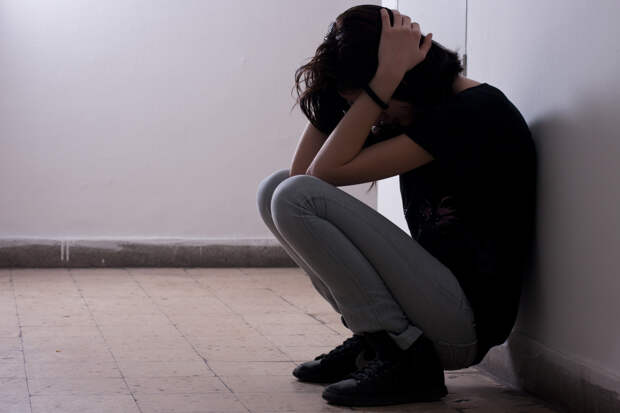 Все из детства: психолог рассказала, почему люди боятся расставания