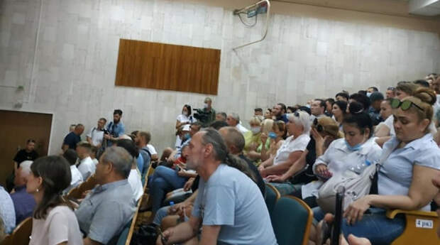 Общественные слушания в Евпатории закончились скандалом
