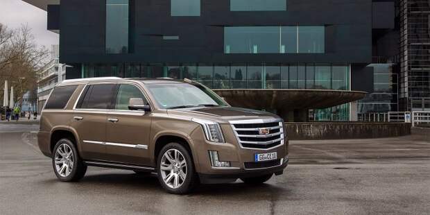 Имеется в гараже и Cadillac Escalade.