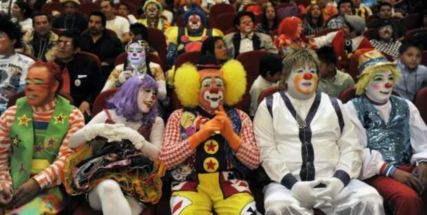 Украинские депутаты устроили дешёвую клоунаду на заседании парламента