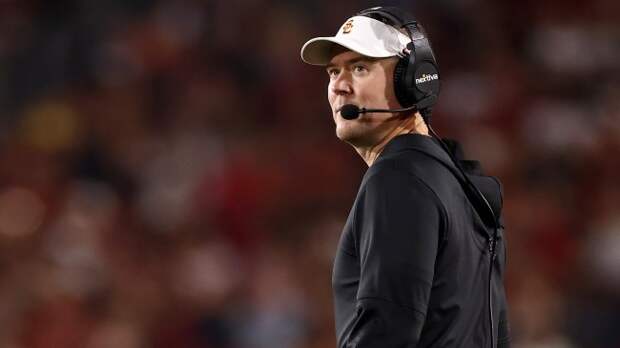 Lincoln Riley on the sidelines during USC's game against Utah.