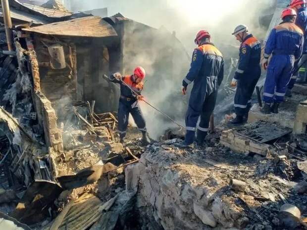В сети появились фото разрушенного дома после атаки БПЛА на Туапсе