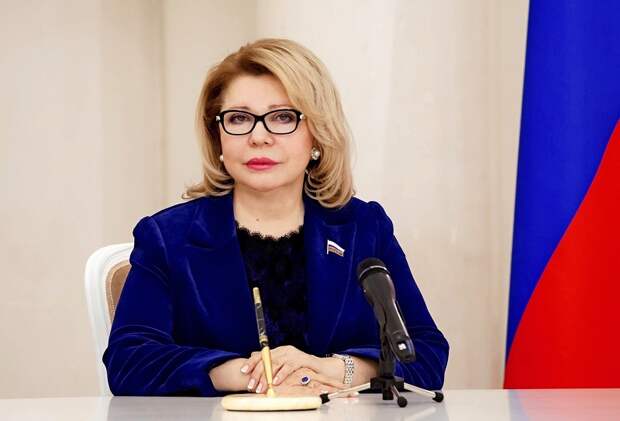 Елена Панина поздравила с Днем медицинского работника руководителей коронавирусных стационаров
