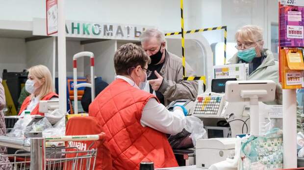 Покупатель-безмасочник из Петербурга проиграл в суде магазину, где ему не продали консервы